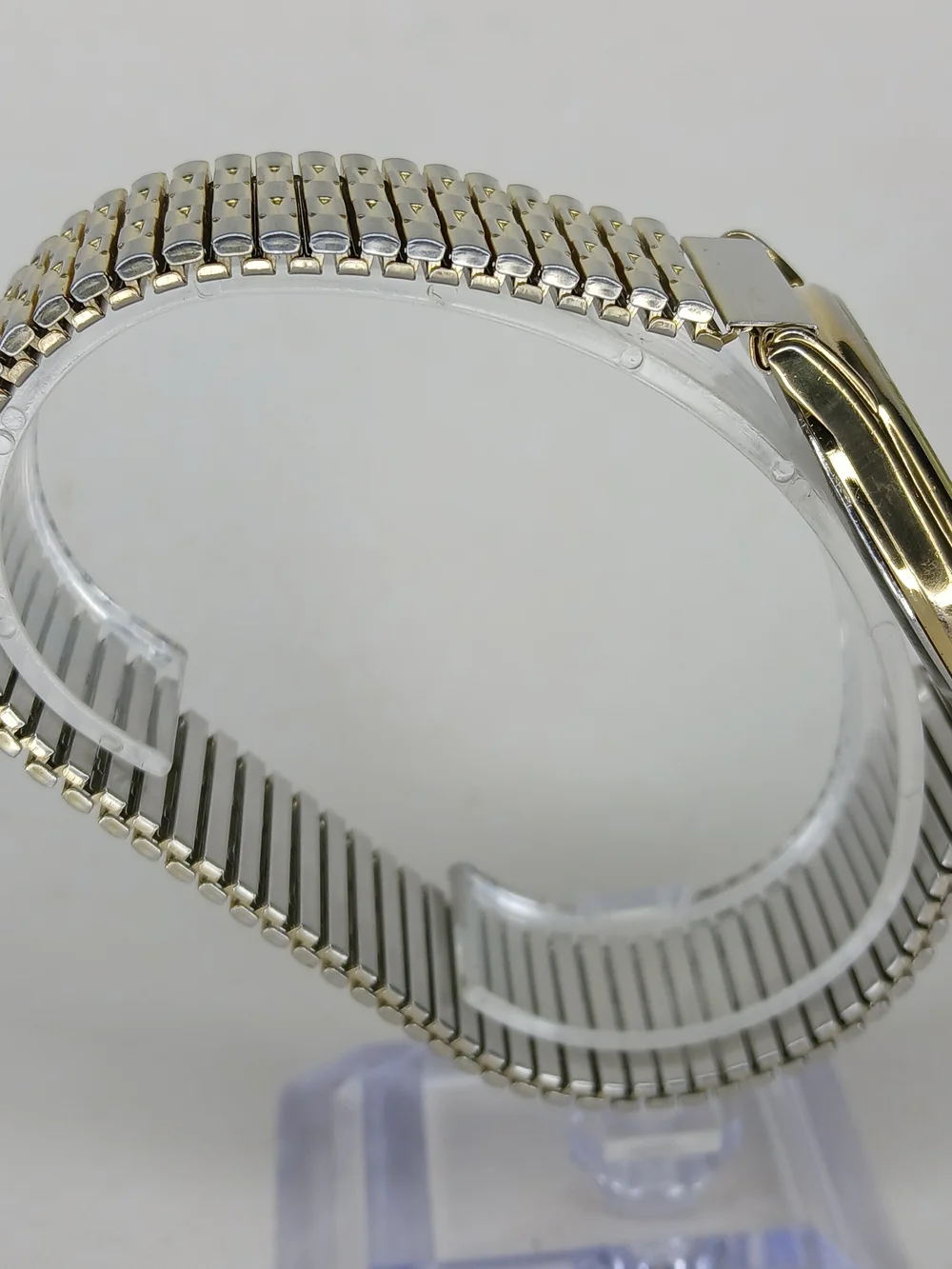 Citizen Quartz Men's Vintage Gold Tone Day Date Watch 6100-S20269 Stretch Band